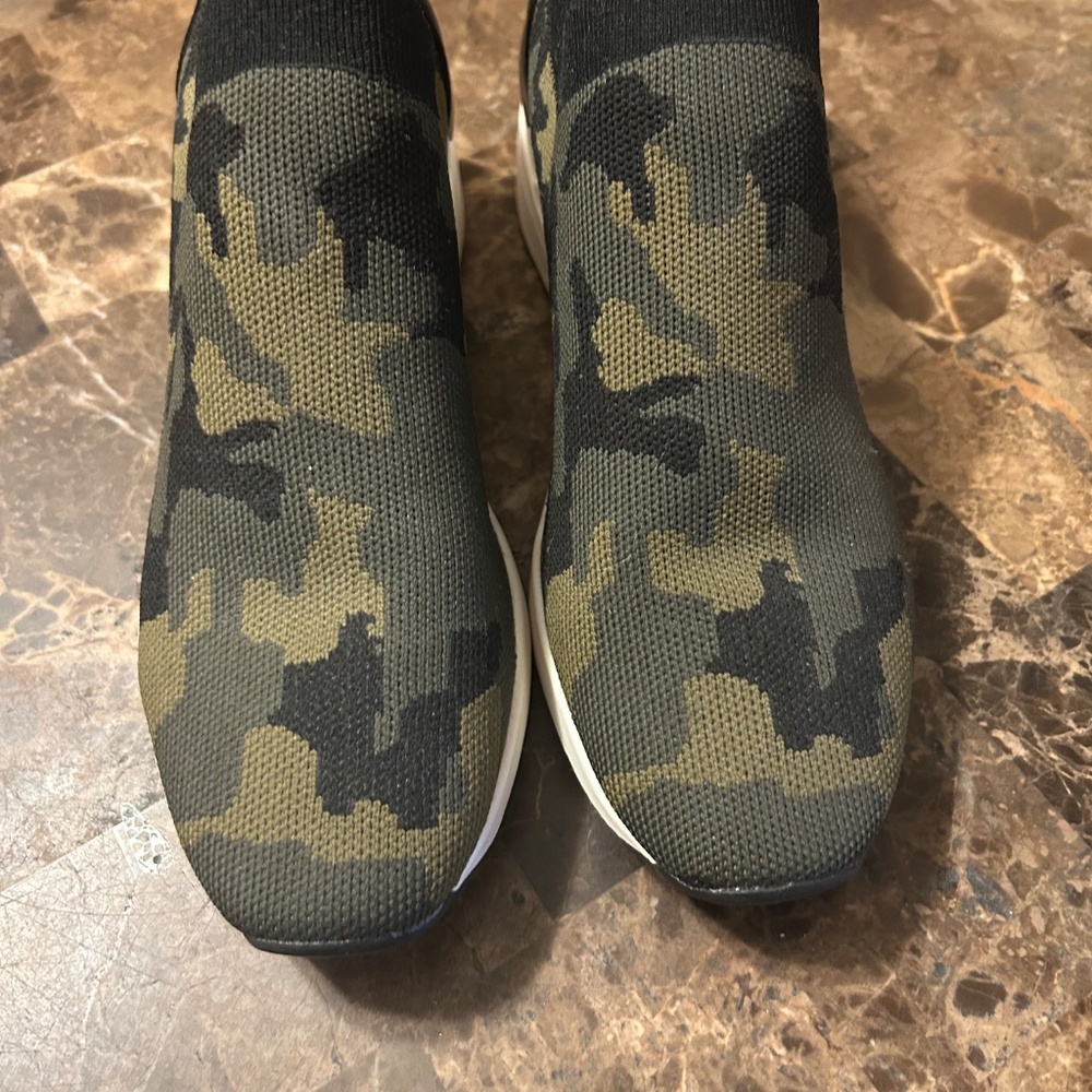 Steve Madden Camo Sneakers - Picture 6 of 6
